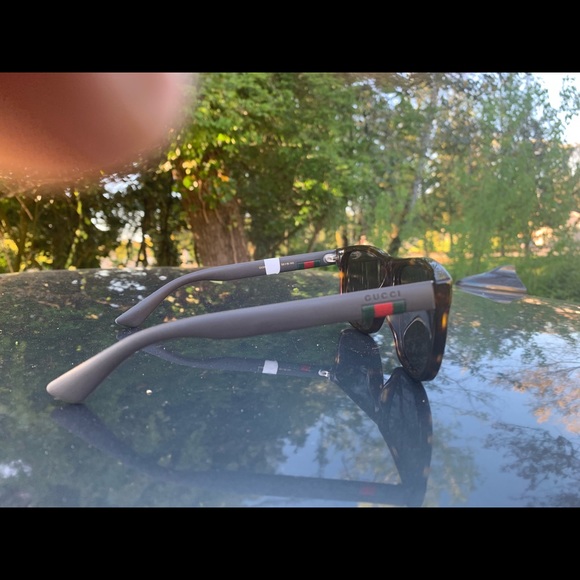 Brand new Gucci sunglasses - Picture 5 of 5
